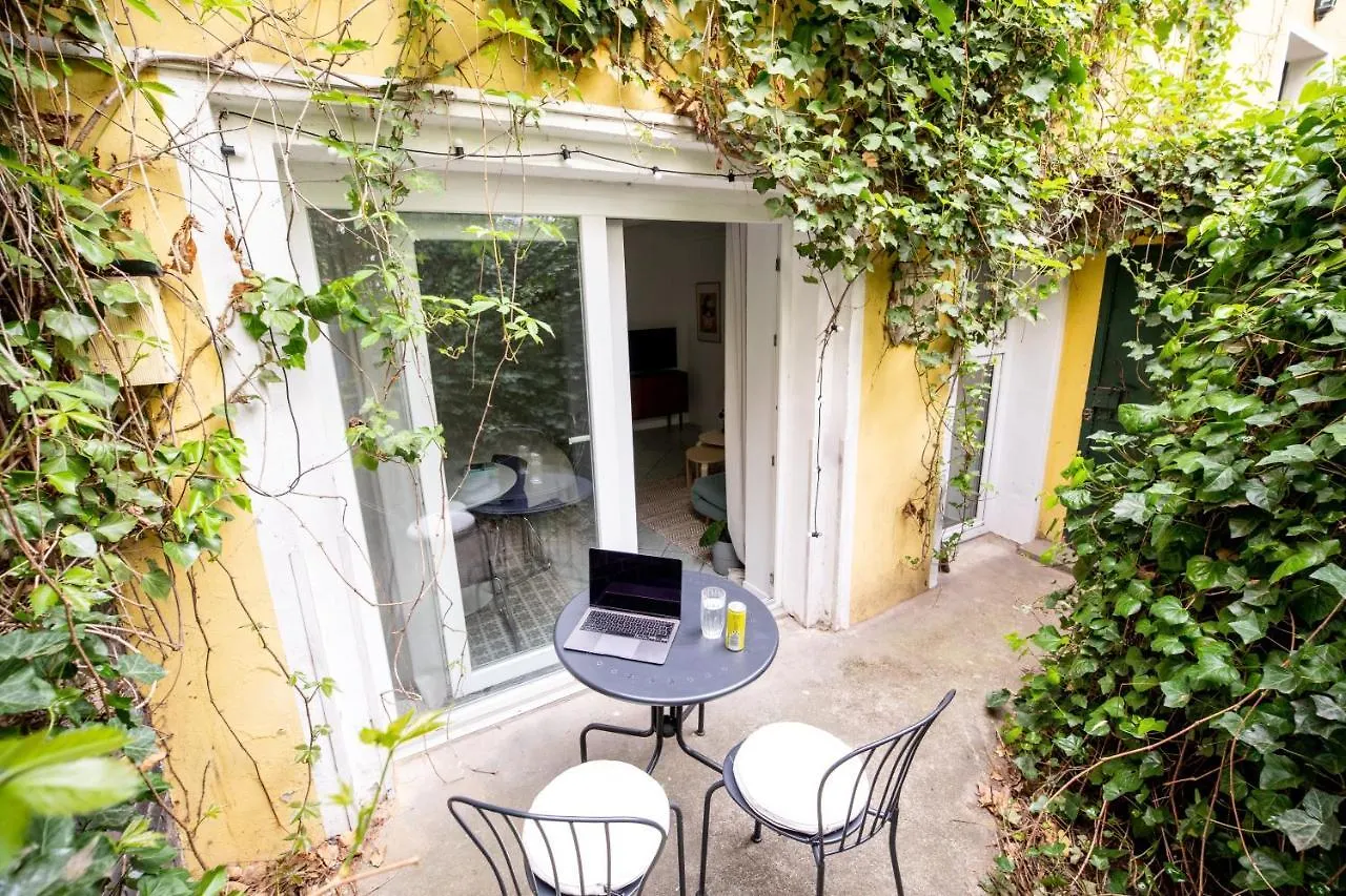 Apartment City Hideaway With Terrace Berlin Deutschland